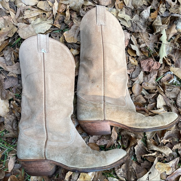 Vintage Nocona suede boots, Men’s 8D, Circa 80s. It’s boot season! - Picture 3 of 10